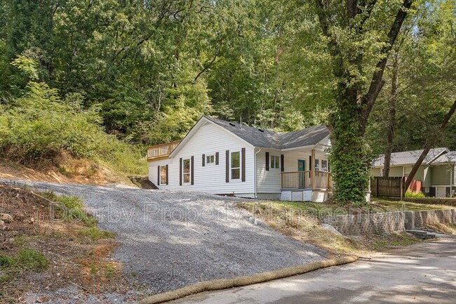 Building Photo - 501 Reads Lake Rd