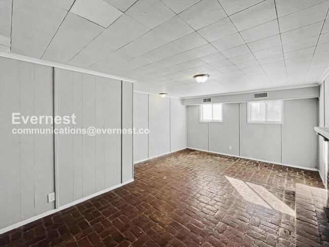 Building Photo - 4551 Manila Dr