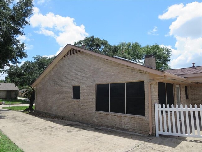 Building Photo - 21214 Park York Dr