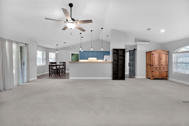 Building Photo - 2642 Barefoot Creek Cir