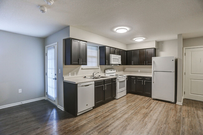 Kitchen and dining area - Atz Place