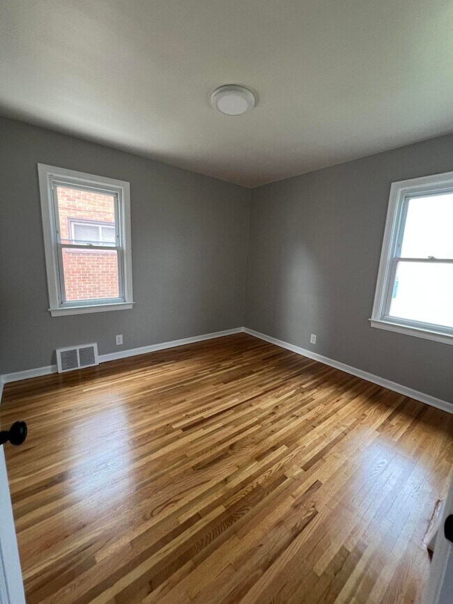 Building Photo - 1038 Detroit Ave