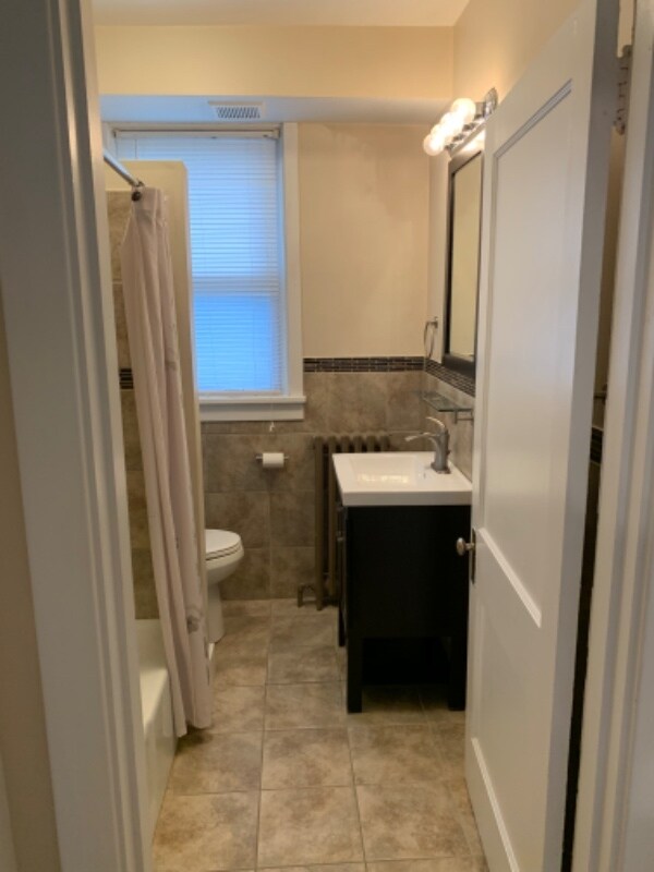 Building Photo - 313 311 Augusta St