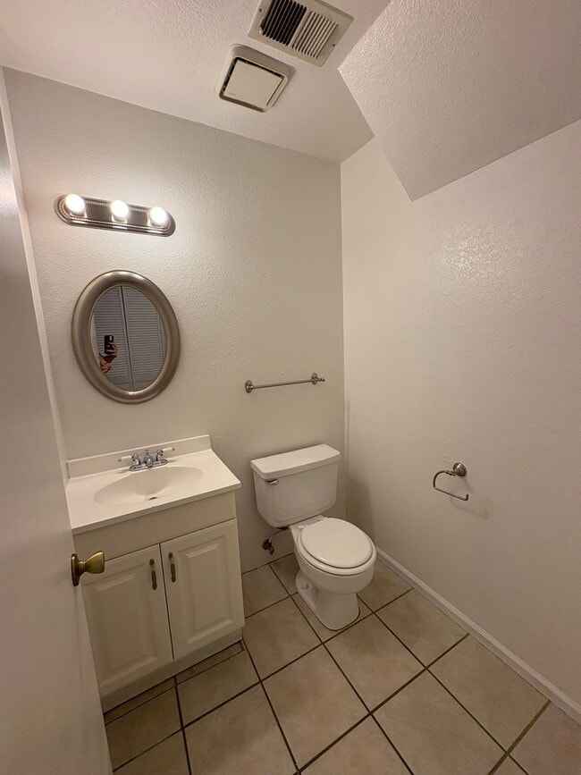 Building Photo - Updated, West Greeley - 3 Bedroom 2.5 Bath...