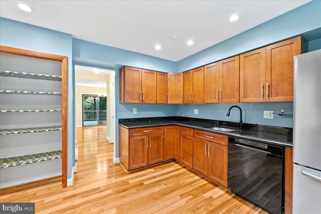 Building Photo - 2224 Glencourse Ln
