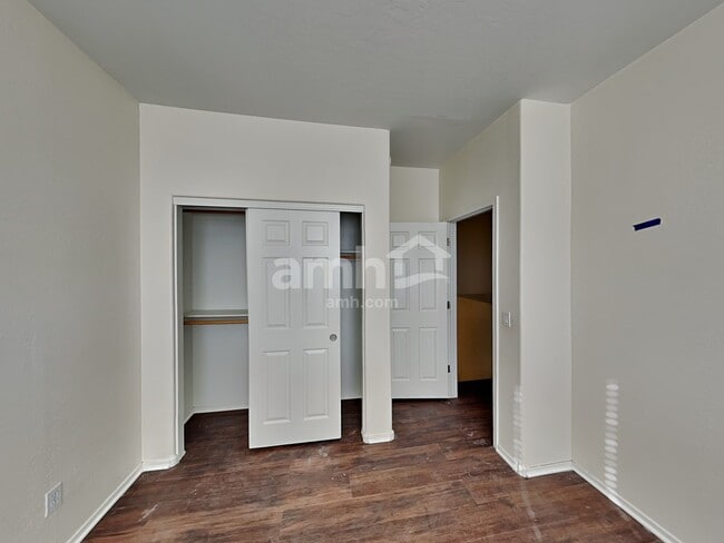 Building Photo - 1720 S Valle Verde