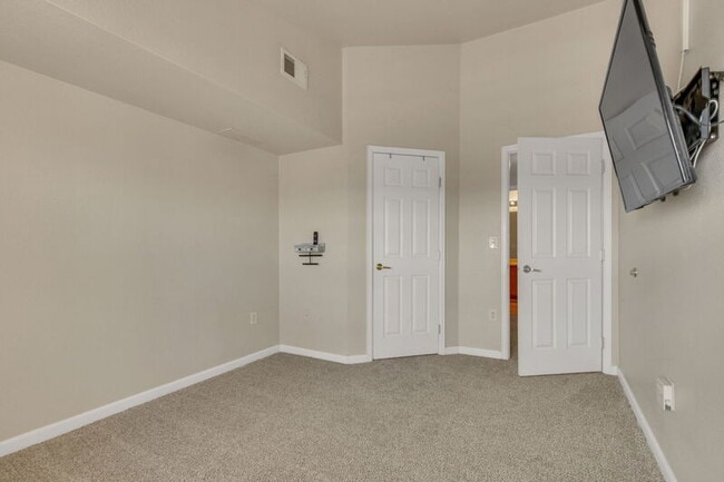 Building Photo - 5714 N Gibralter Way