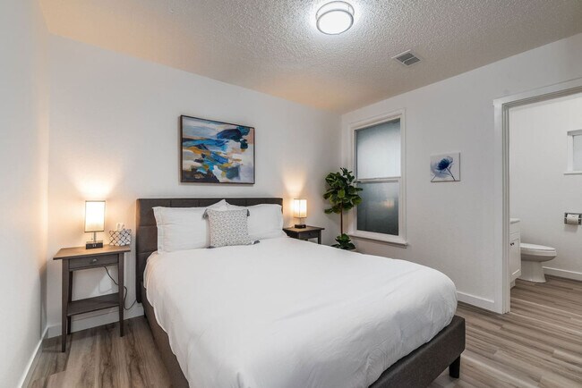 Building Photo - 1816 S G St