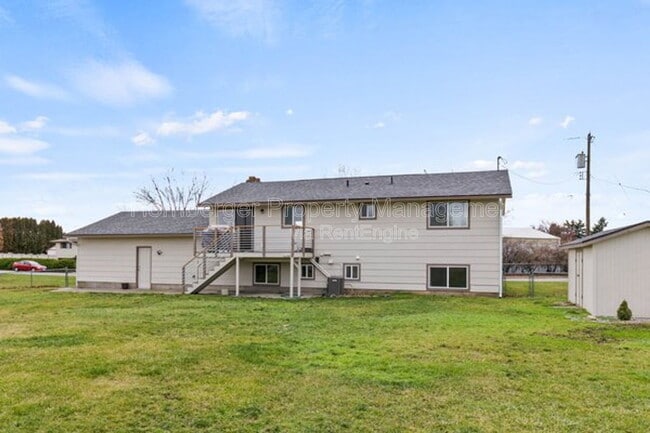 Building Photo - 4510 N Sommer St