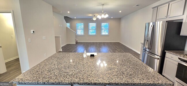 Building Photo - 3608 Hidden Valley Cir