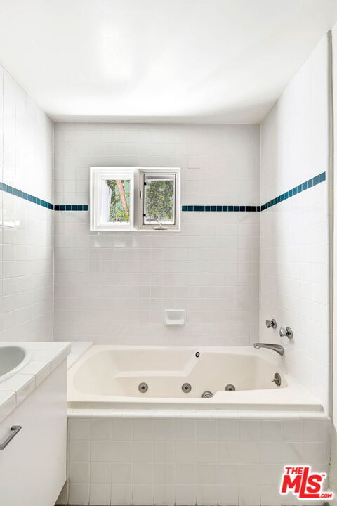 Building Photo - 811 21st St