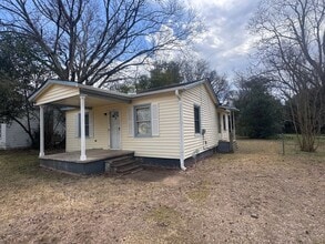 Building Photo - 1818 Rigby St