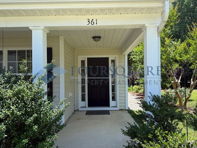 Building Photo - Spacious Ranch-Style Smart Home with Bonus Room, Sunroom , Electricity Included ! - & 2-Car Garag...