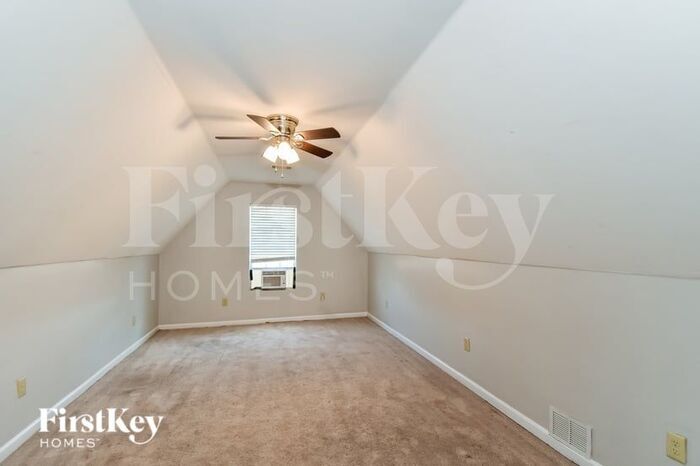 Building Photo - 4143 Ravenwood Dr N
