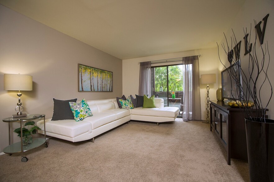 Spacious Living Room - Woodland Villa Apartments