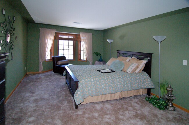 Building Photo - N58W23983 Hastings Ct