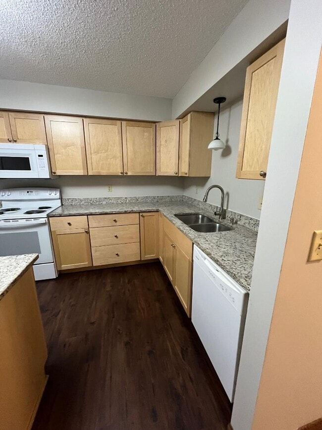 Building Photo - 2091 Bradley St