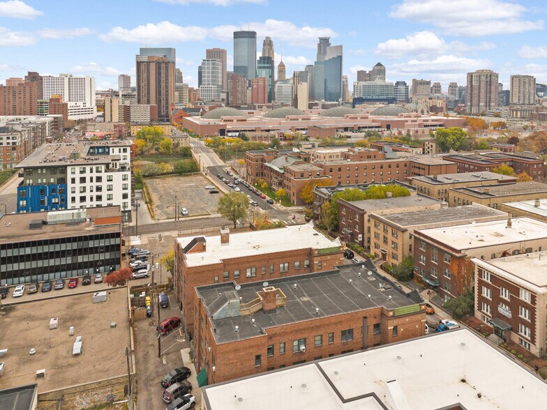 Building Photo - 1820 1st Ave S