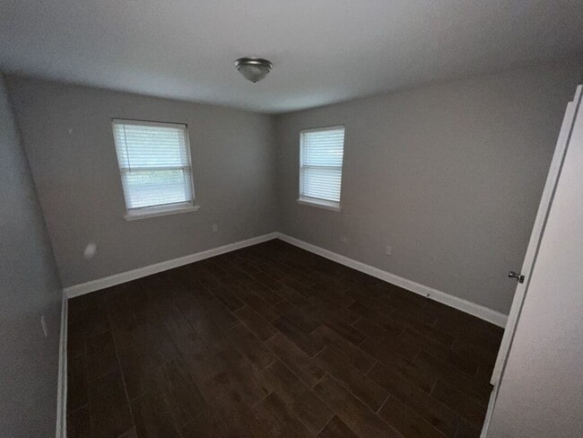 Building Photo - Spacious 4-bedroom 2.5-bathroom Home with Modern Upgrades