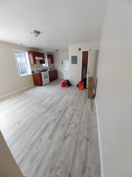 Building Photo - 244 E Hanover St