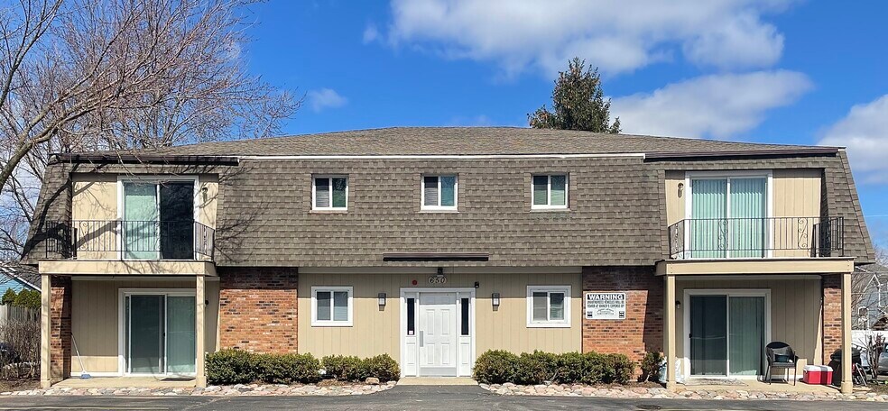 Building - 650 Westmoreland Dr