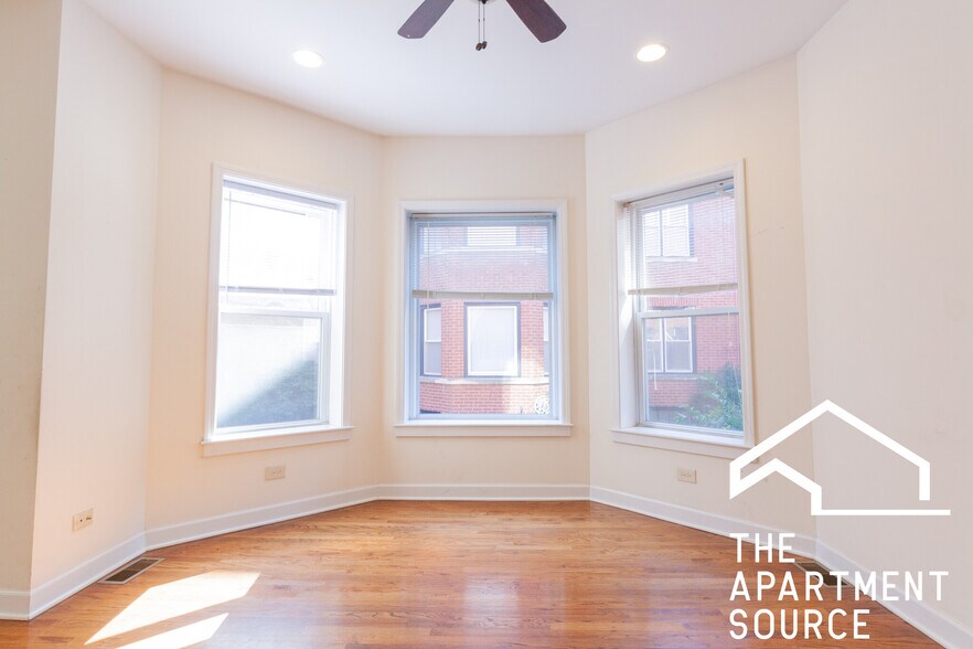 Building Photo - 855 W Cornelia Ave