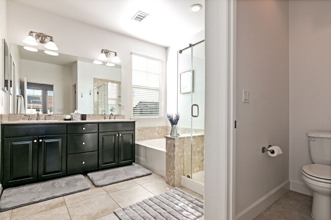 Building Photo - 10615 Brittany Park Dr