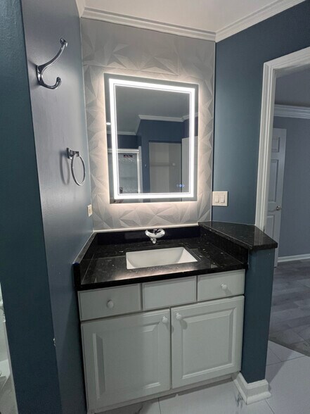 Building Photo - 211 Oxford Ct