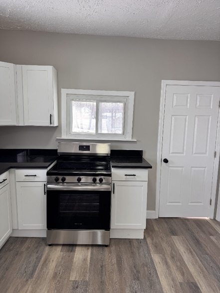 Building Photo - 615 W Columbus Ave