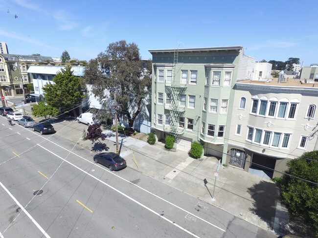 Building Photo - 430 Baker