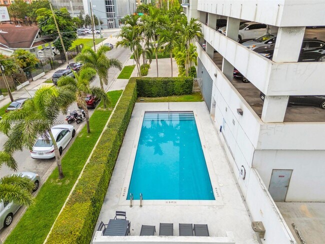 Building Photo - 36 NW 6th Ave