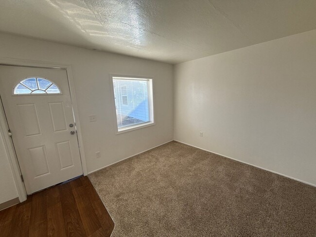 Building Photo - 1350 12th St SE