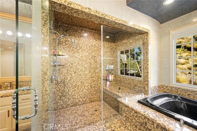 Building Photo - 3331 Oakmont View Dr