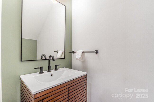 Building Photo - 3917 Bighorn Wy