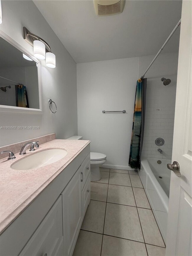 Building Photo - 951 SW 16th St