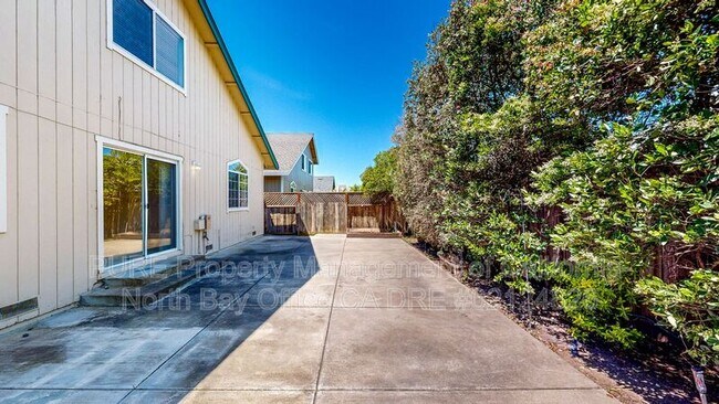 Building Photo - 2003 Jackrabbit Ct