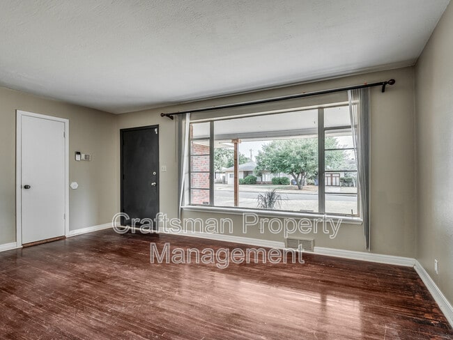 Building Photo - 1724 Churchill Way