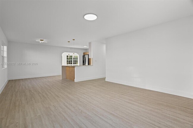 Building Photo - 6825 SW 12th St