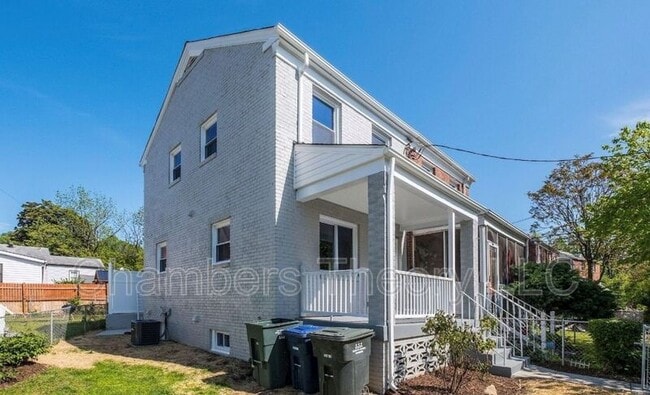 Primary Photo - 1004 30th St SE