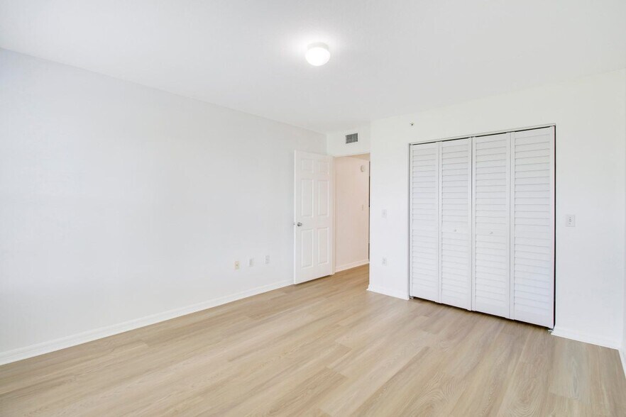 Building Photo - 4151 San Marino Blvd