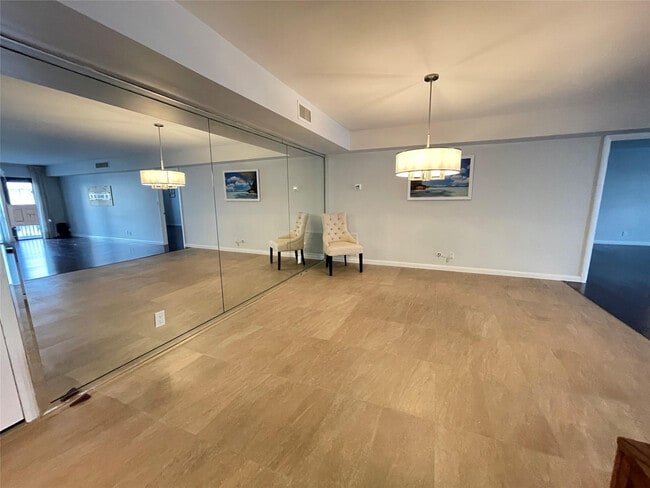 Building Photo - 1800 S Ocean Blvd