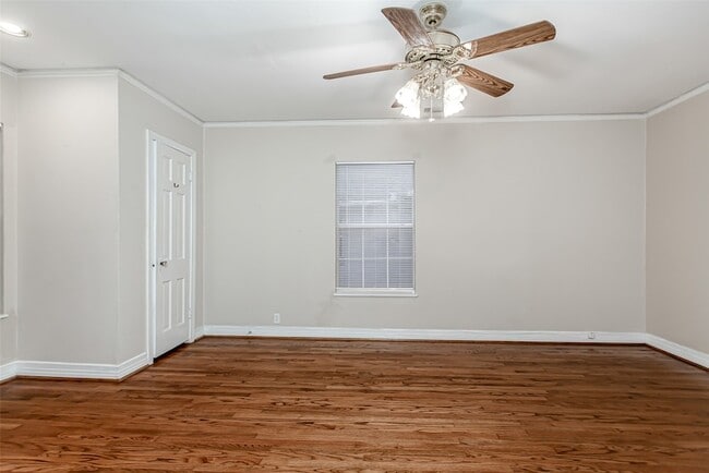 Building Photo - 6219 Penrose Ave