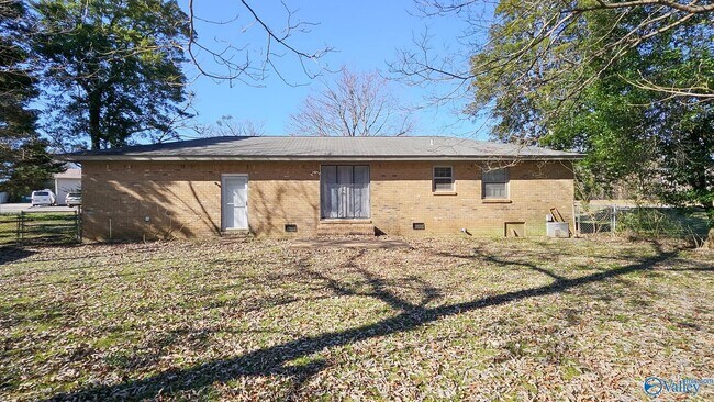 Building Photo - 712 Larry Dr