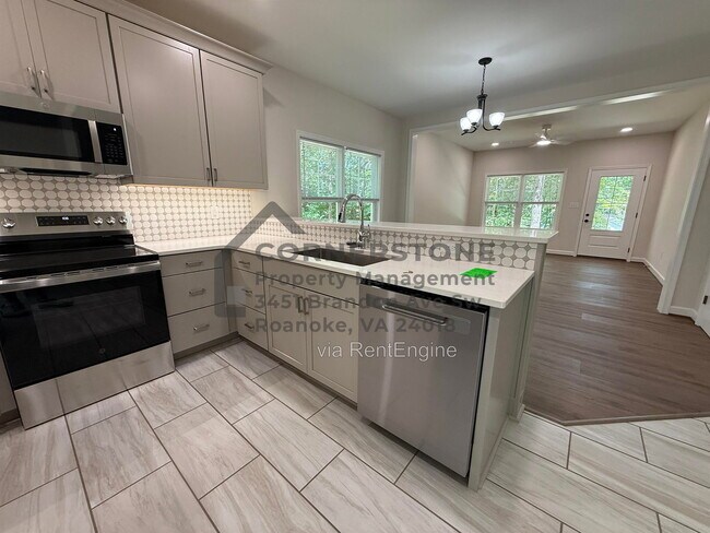 Building Photo - 4514 Buck Mountain Rd