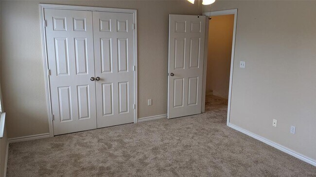 Building Photo - 114 Sendero Dr