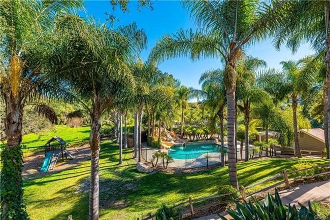 Building Photo - 42400 Vía Nortada