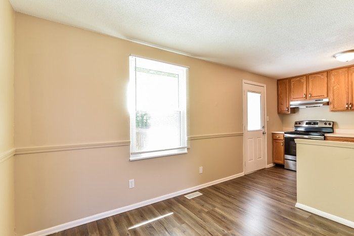 Building Photo - 11401 McDowell Dr