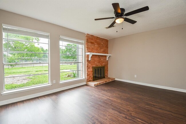 Building Photo - 5809 Village Forest Ct