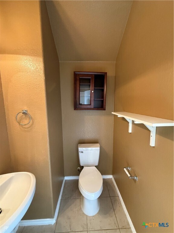 Building Photo - 305 Leather Oak Loop