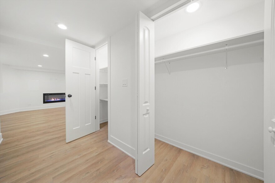 Building Photo - 2613 N Fairfield Ave